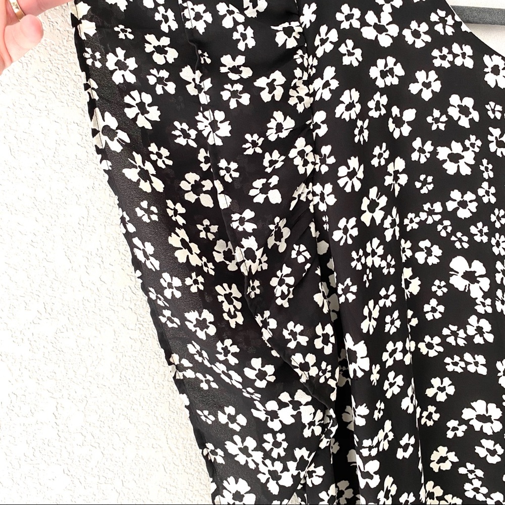 *SOLD* Who What Wear Meadows Floral Dress - Picture 4 of 7